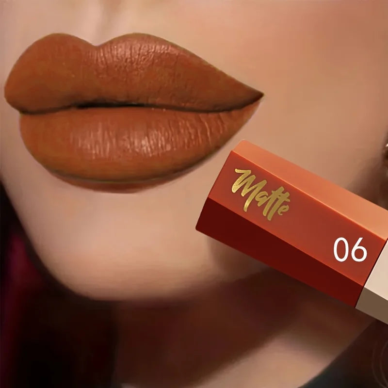 Rouge à Lèvres Liquide Mat Velours – Longue Tenue, Waterproof & Confort Léger