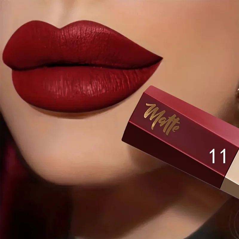 Rouge à Lèvres Liquide Mat Velours – Longue Tenue, Waterproof & Confort Léger